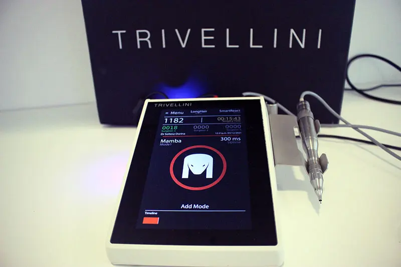 Trivellini Tech MAMBA hajbeültetési eszköz a rendelőben